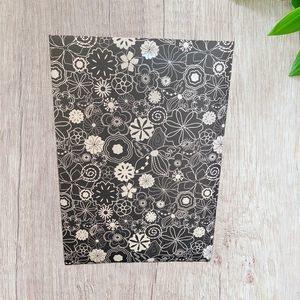 Photo Album 300 Picture Pockets 4x6 3 Per Page Black Floral Padded Cover